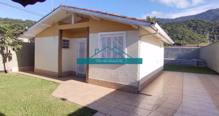 Casa com piscina a Venda no Bairro Massaguaçu em Caraguatatuba SP