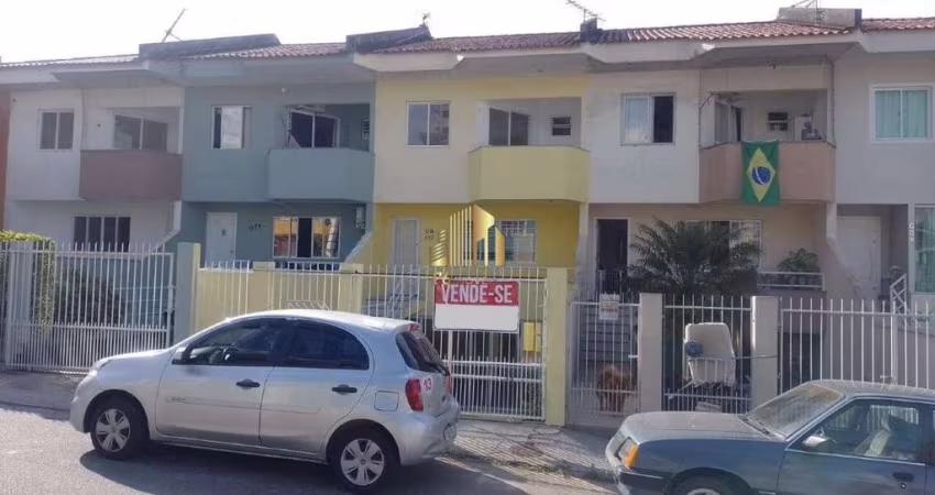 Sobrado à venda, no Bairro Jardim Cidade de Florianópolis, São José-SC, com 3 quartos, sendo 1 suíte, com 3 vagas