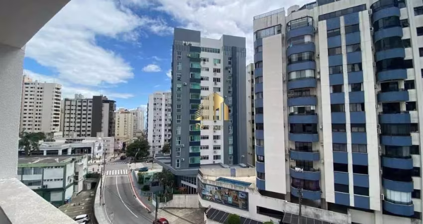 Apartamento &#224; venda, no Bairro Centro, Florianópolis-SC, com 3 quartos, sendo 1 suíte, com 1 vaga