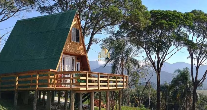 Sítio &#224; venda, no Bairro Passagem do Massiamb&#250;, Palhoça-SC