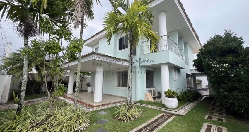 Casa em Condomínio para Locação em Lauro de Freitas, Buraquinho, 4 dormitórios, 3 suítes, 5 banheiros, 2 vagas