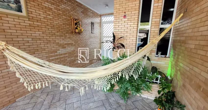 Casa Sobreposta Baixa à Venda em SV