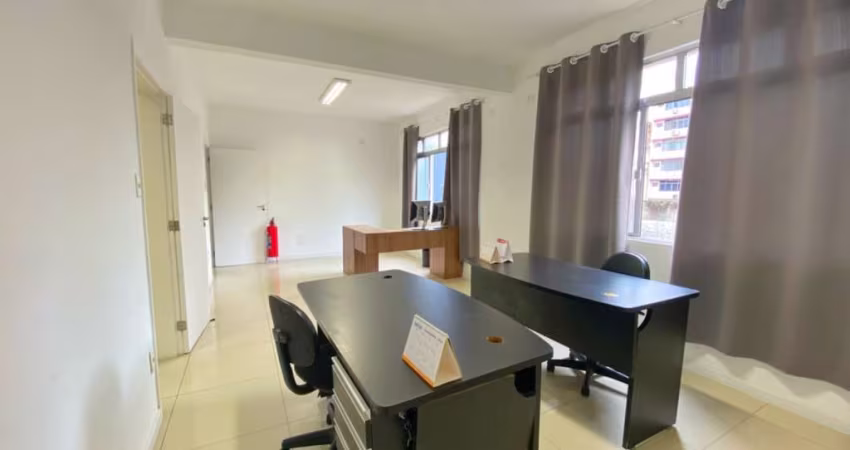 Sala no centro de Santos à venda!