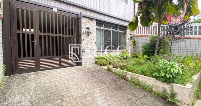 Casa com Quintal à Venda no Gonzaga em Santos | RICCI