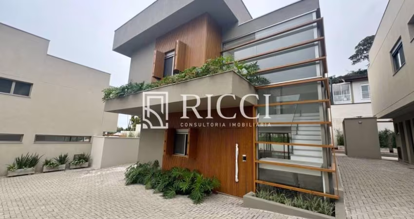 Casa de luxo em condomínio à venda em Juquehy, São Sebastião-SP: 5 quartos, 5 suítes, 3 salas, 6 banheiros, 2 vagas, 257 m².