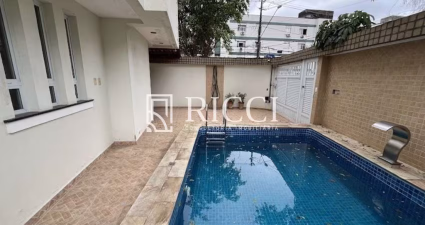 Se encante com esse sobrado isolado com piscina exclusiva na Aparecida!