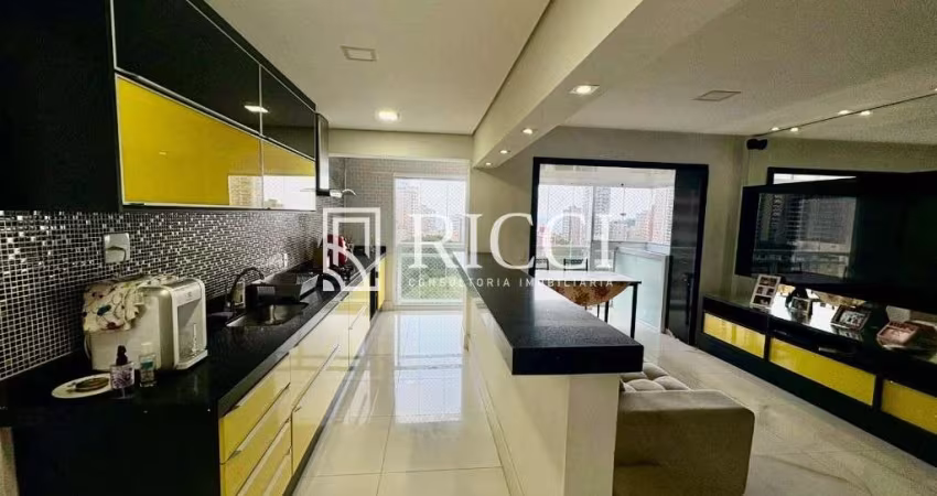 Lindo Apartamento em Condomínio Clube, Andar Alto com Vista Mar