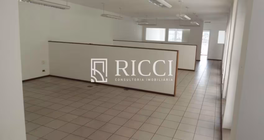 Prédio Comercial à Venda Centro Santos: 6 Salas, 16 Banheiros e 1.330 m² de Área!