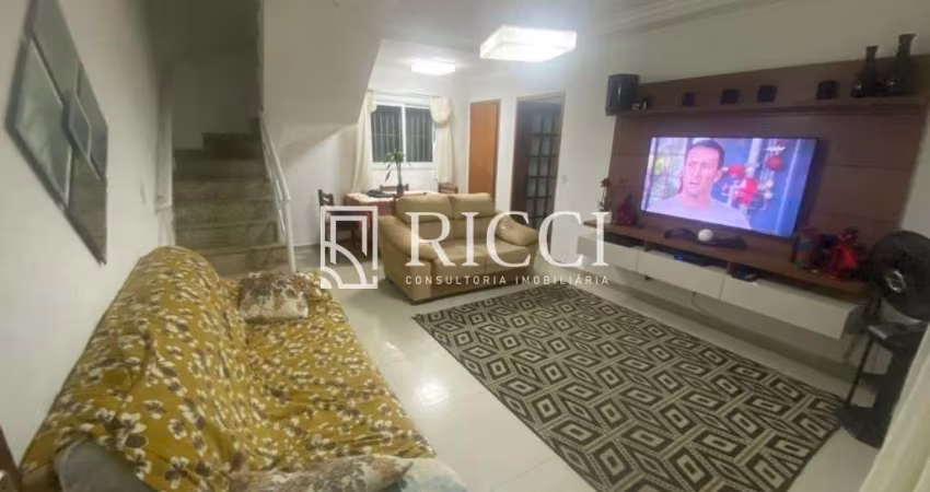 Casa Espetacular em São Jorge, Santos-SP: 3 quartos, sala ampla, garagem e 121m² de área! Venha conferir!
