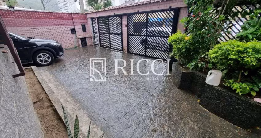 Sobrado totalmente isolado em santos, 4 dormitórios sendo 1 suíte