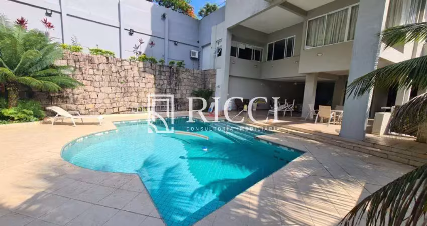 Maravilhosa casa 5 dormitórios 4 suítes no morro santa terezinha em santos !!!