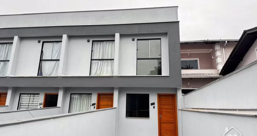Sobrado Geminado à venda no Vila Nova
