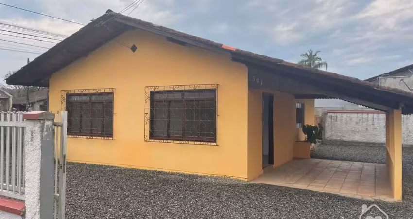 Casa com 2 quartos para alugar na Rua Paulo Penski, 391, Vila Nova, Joinville
