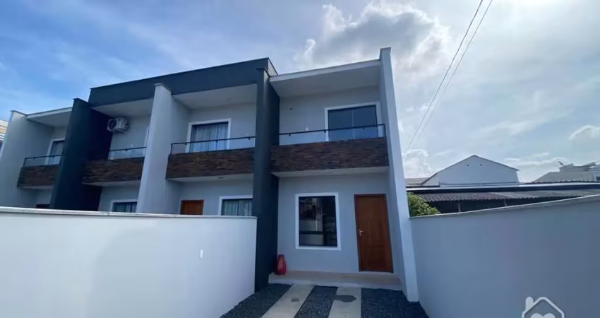 Casa com 3 quartos para alugar na Rua Benjamin Antônio Pegorette, 320, Vila Nova, Joinville