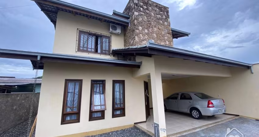 Sobrado Averbado à venda no Vila Nova
