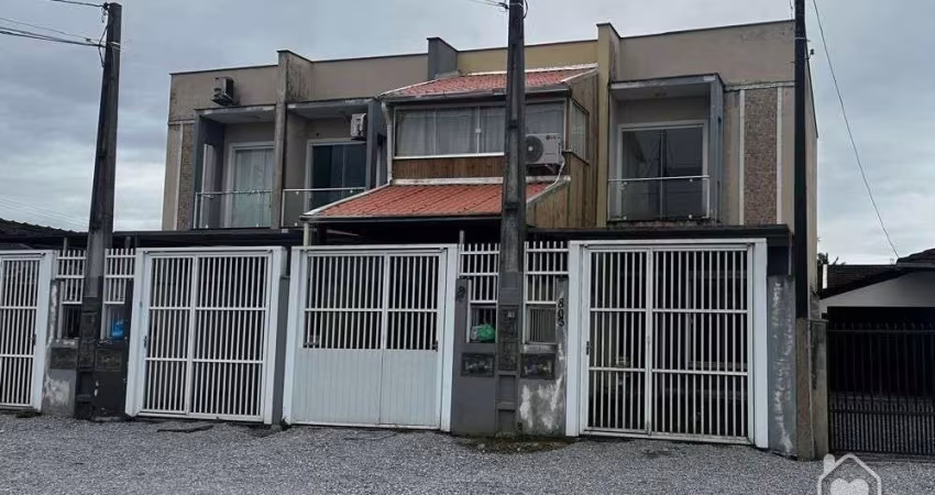 Sobrado Geminado à venda no Vila Nova
