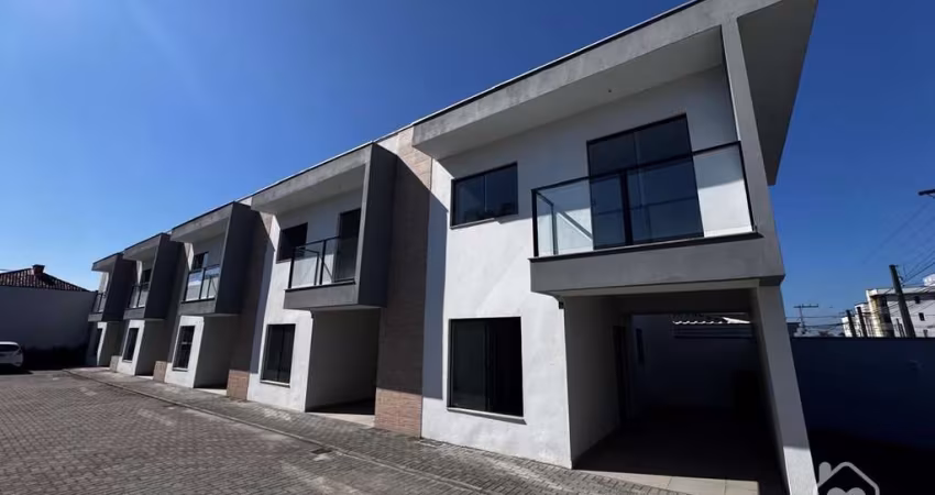 Sobrado Geminado à venda no Vila Nova