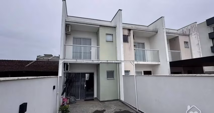 Casa com 2 quartos à venda na Rua Quinze de Novembro, 34311, Vila Nova, Joinville
