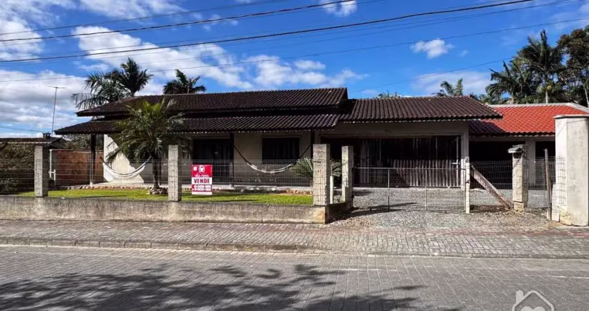 Casa com 3 quartos à venda na Rua Quinze de Novembro, 16596, Vila Nova, Joinville