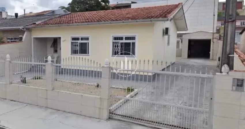 Casa com 5 Quartos com 1 Suíte e 140m² - Areias