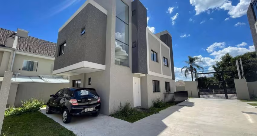 Sobrado com 3 dormitórios à venda, 105 m  por R  639.000,00 - Uberaba - Curitiba PR