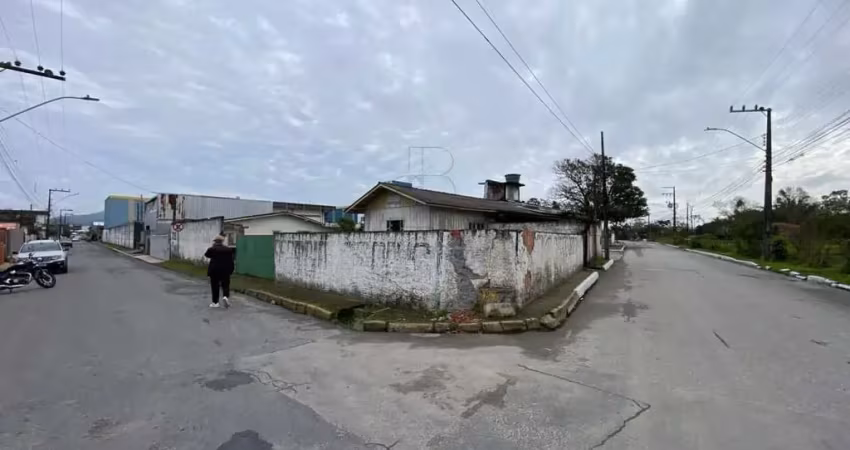*casa madeira com terreno 450 m² para locação comercial próximo ao estaleiro detroit - salseiros - itajaí - sc*