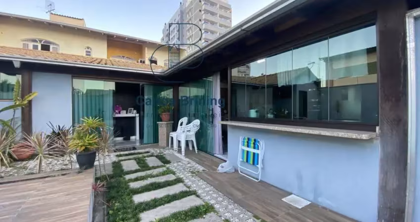 Casa Alvenaria para Venda em São João Itajaí-SC