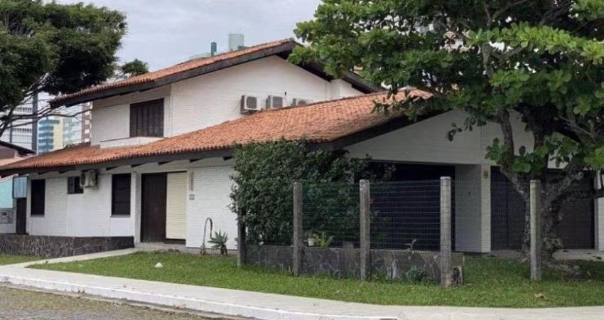 Casa para Venda - PRAIA GRANDE, TORRES - 260m², 2 vagas