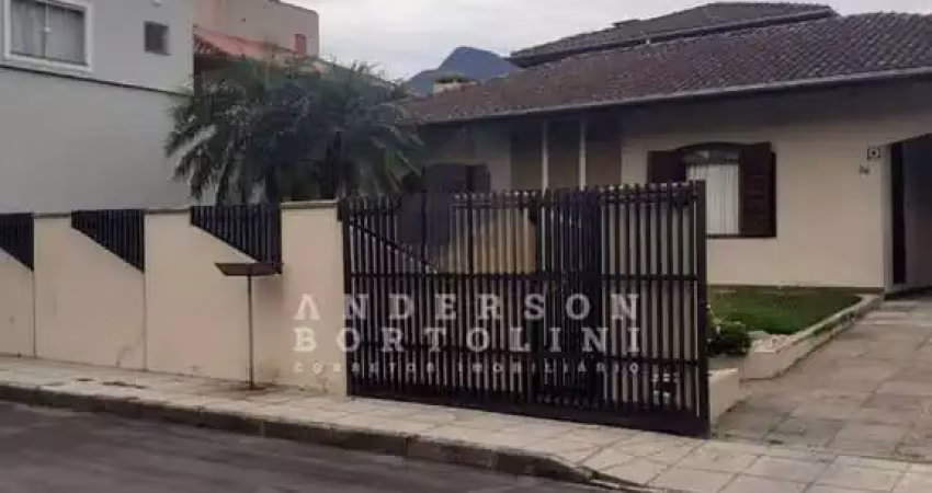 Casa com 4 quartos à venda na Vila Baependi, Jaraguá do Sul 