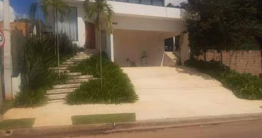 Casa à venda 3 Quartos, 3 Suites, 6 Vagas, 1580M², Abadia, Louveira - SP