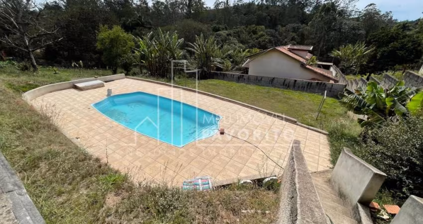 Chácara a Venda em Campo Limpo Paulista,SP-1000m com 8 quartos, piscina, campo..