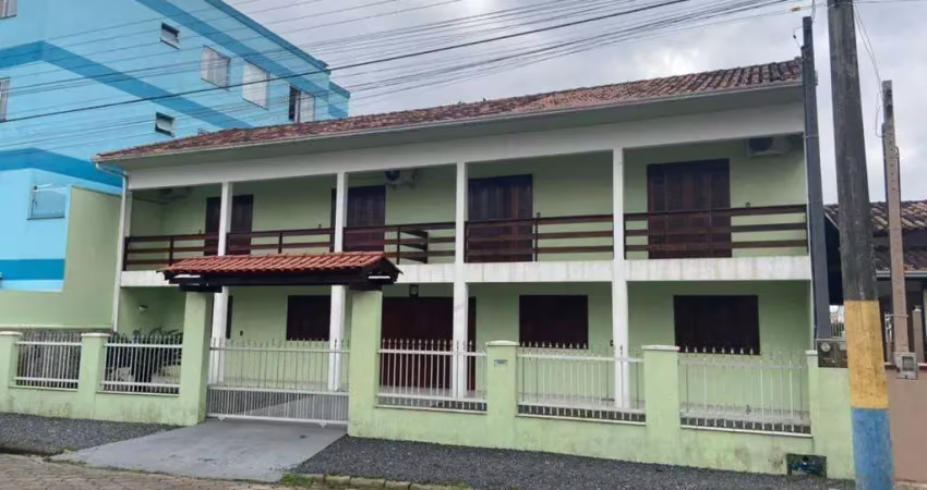 Casa com 4 quartos para alugar na Rua André Schumacher, 256, Gravata, Navegantes