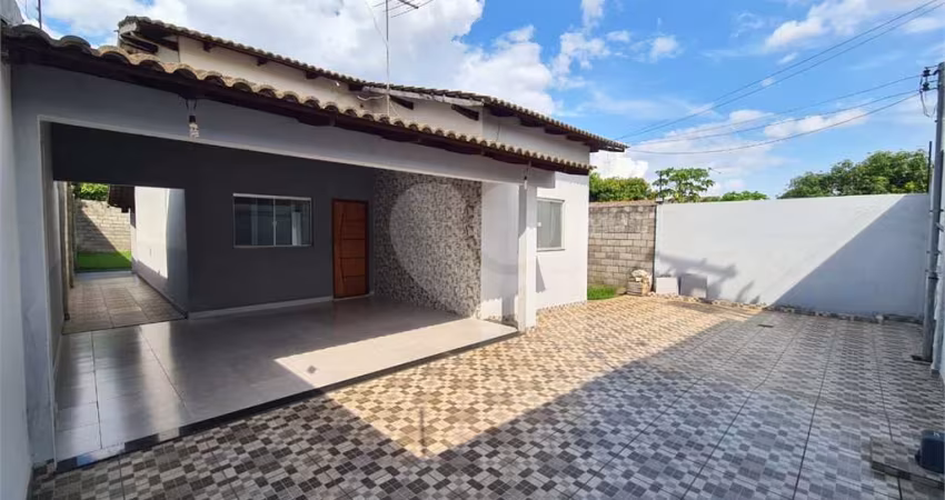 Casa com 3 quartos à venda em Campos Elísios - GO