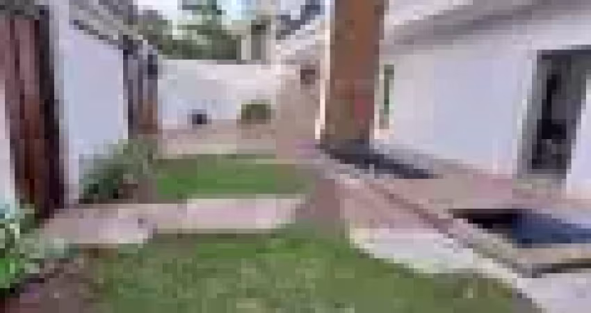 Cond greenwood park, aleixo, casa com 450m2, 4 qtos sendo 2 suítes, areá goumert, piscina