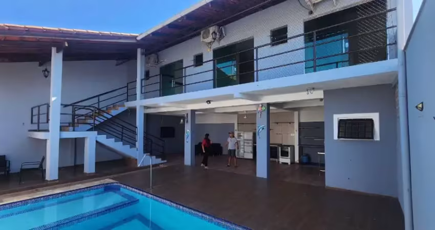 Casa no cond encontro das aguas , dom pedro, 4 suítes, piscina, climatizado, armarios, 4 vagas/garag