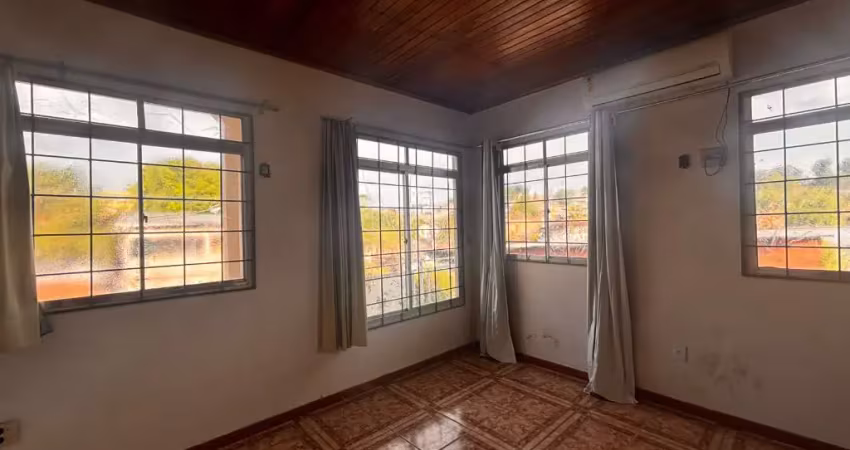Jardim petrópolis, alugo casa com duplex com 4 suites, sala para 2 ambientes, 6 vagas.