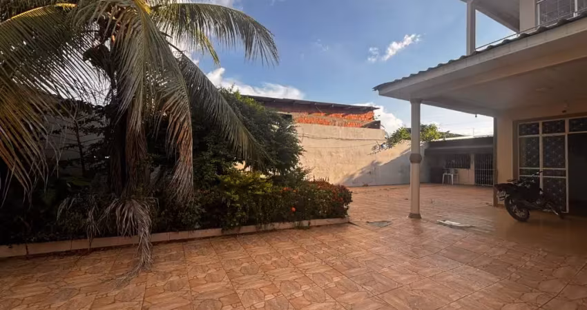 Jardim petrópolis, alugo casa com duplex com 4 suites, sala para 2 ambientes, 6 vagas.