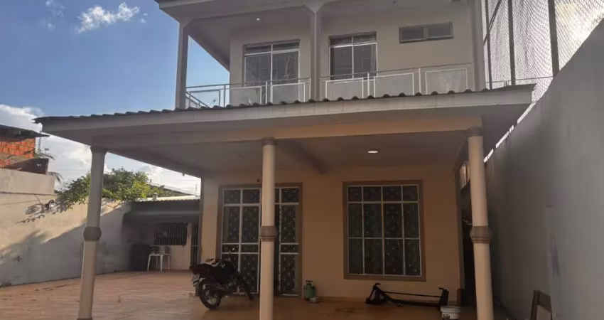 Jardim petrópolis, alugo casa com duplex com 4 suites, sala para 2 ambientes, 6 vagas.