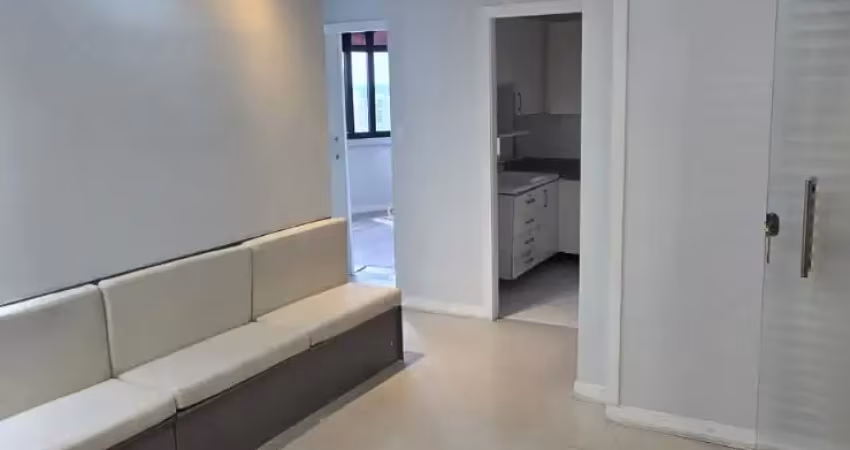 Alugo duas salas juntas no milenium, torre medical, com 67m2, semi mobiliada. andar alto