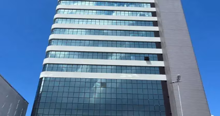 Alugo duas salas juntas no milenium, torre medical, com 67m2, semi mobiliada. andar alto