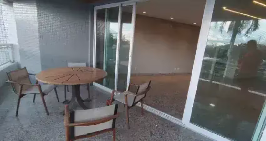 Ponta negra, ed beethovem, 180m2, 4 suítes sendo 1 com closet, 3  vagas