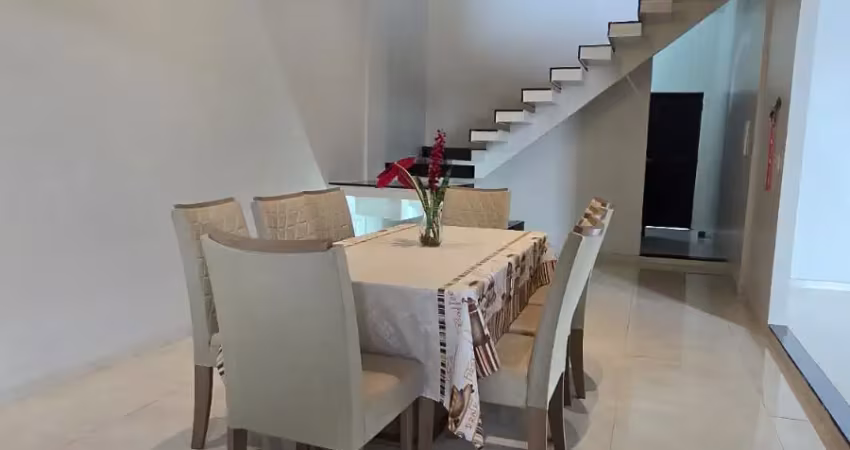 Casa à venda – flores | 430m² |  duplex com 3 suites amplas, sala para 2 ambientes e 2 vagas.