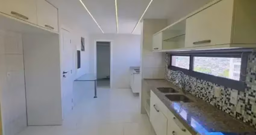Cond. mansão adrianopolis.  4 suítes  223m²,  4 suites, sala para 2 ambientes e 4 vagas-