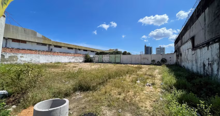 Terreno com 900m2, localizado na rua rio madeira no bairro nossa senhor das graças