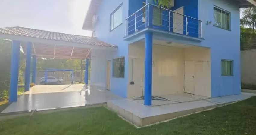 Cond. ponta negra ii casa com 230m² 3 quartos, ampla e climatizada em terreno de 600m²