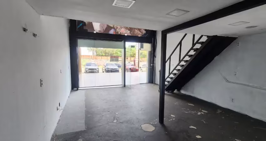 Dom pedro. mini shopping jacira reis alugo sala comercial com mezanino pronta para uso.
