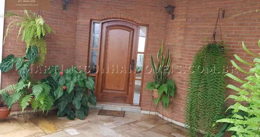 Casa Térrea à Venda na Saúde, 255 m², 3 dorms, 2 suítes, 2 vagas, 500 m² área total
