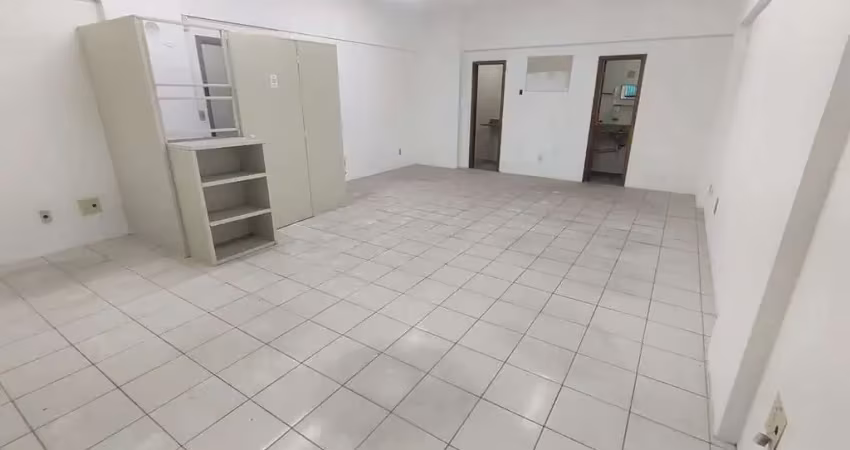 Sala comercial para alugar na Rua João Pessoa, Centro, Santos