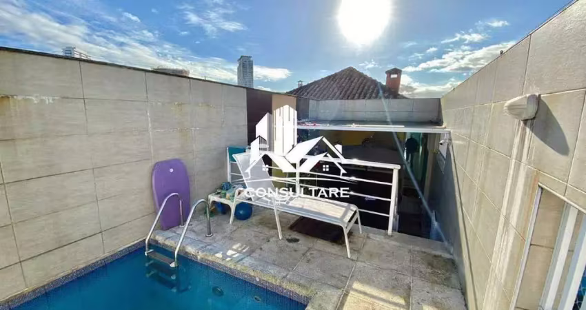 Casa triplex à venda em área nobre de santos, com 3 quartos (2 suítes), área de lazer completa no terceiro andar com piscina