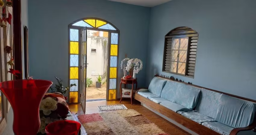 Casa para Venda em Uberlândia, Jardim Brasília, 3 dormitórios, 1 suíte, 1 banheiro, 2 vagas